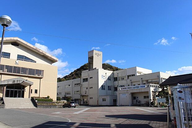 姫路市立大白書中学校（約1,400m）