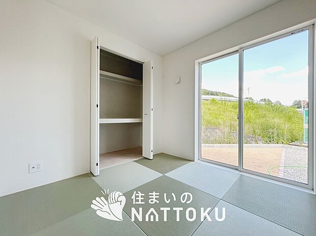 【現地写真（和室）】大壁仕様の新和室。くつろぎの空間です。
