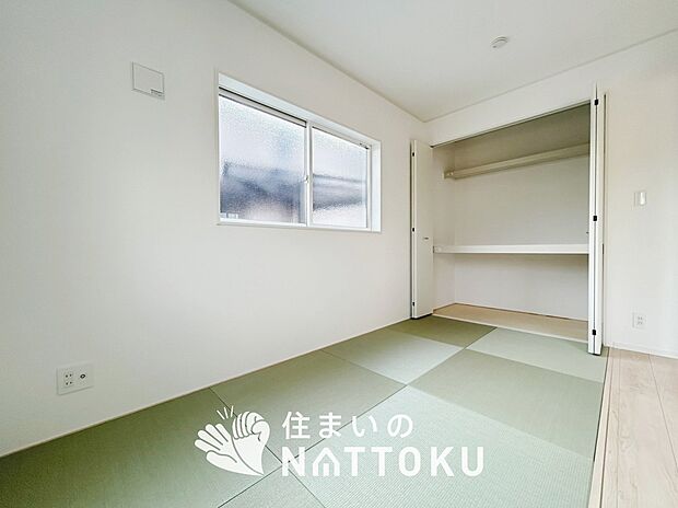 【現地写真（和室）】大壁仕様の新和室。くつろぎの空間です。