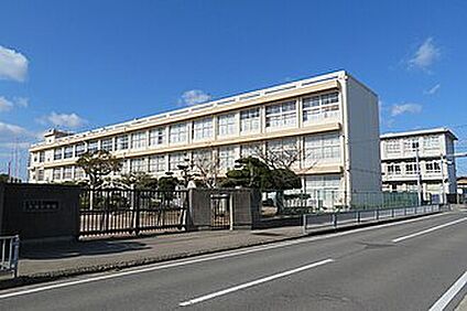 姫路市立大津小学校 750ｍ(徒歩10分)
