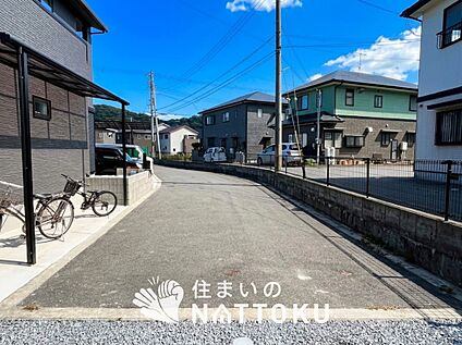 現地写真（前道含む外観）