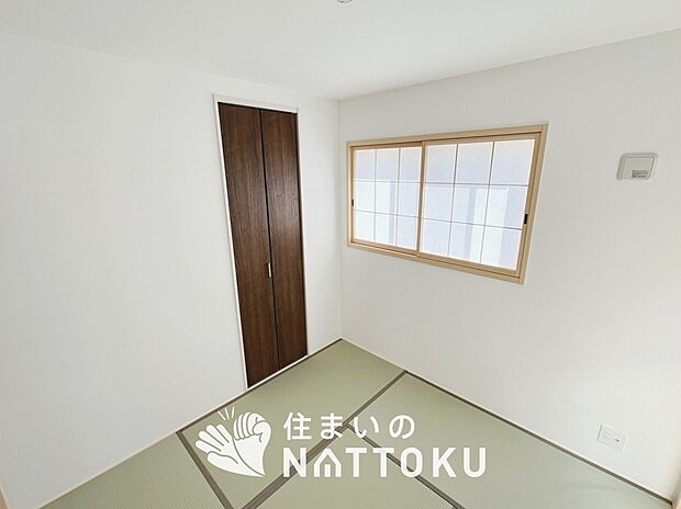 【現地写真(和室)】大壁仕様の新和室。くつろぎの空間です。