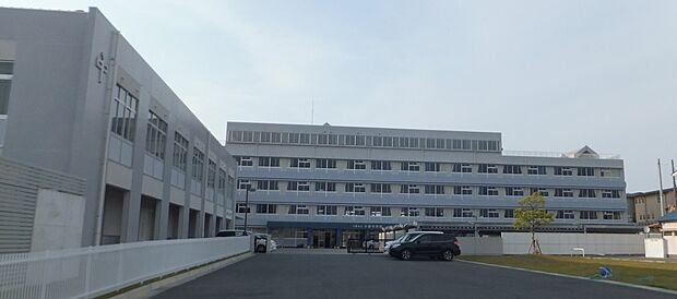 小野市立小野中学校(約330m)
