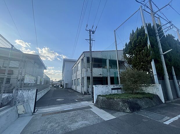 松山市鴨川中学校（約280m）