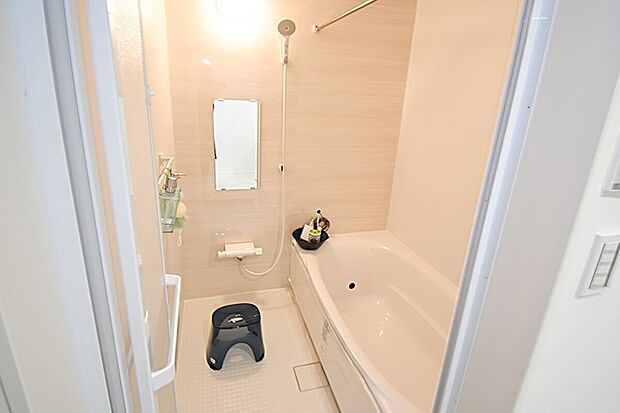 【浴室】美しく、機能的なデザインを採用、清潔感あふれる心地よい空間づくりにこだわりました。※施工事例です。実際の建物とは異なります。