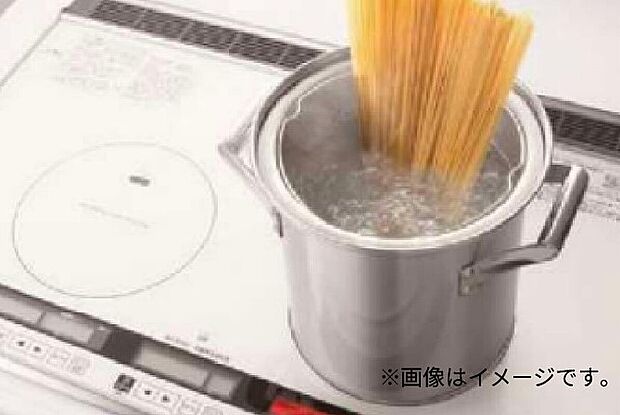 【オール電化＋IHコンロ】コンロはフラット構造なので掃除が簡単で火を使わないので安全です。しかも、オール電化なので経済的！※画像はイメージです。