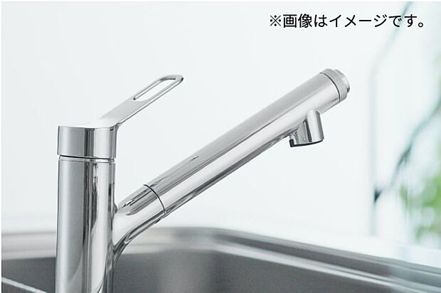 【浄水器内蔵ハンドシャワー水栓】浄水器が内蔵された水栓。シャワーホースが伸びるのでシンク回りのお掃除も便利です。※画像はイメージです。