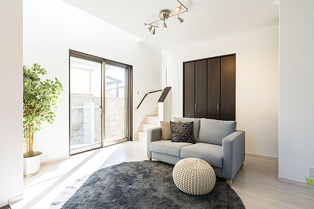 【物件の詳細はお気軽にお電話を!】
「HOMESを見た」とお伝えいただければ、物件の詳細や非公開情報のご案内がスムーズです。現地見学はもちろん、周辺環境もご説明いたします!