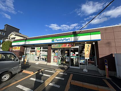 ファミリーマート高槻天川新町店 約413ｍ(徒歩6分)