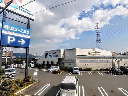 万代高槻春日店 約438ｍ(徒歩6分)
