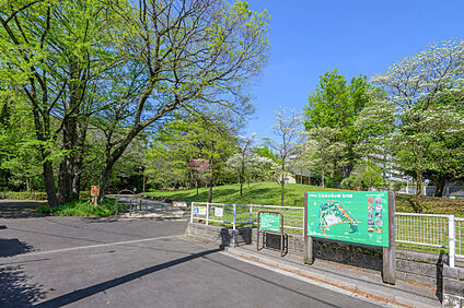 中野区立江古田の森公園 約410m～440m(徒歩6分)