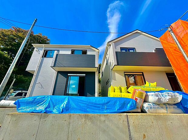 【現地外観写真】住まいの快適性と確かな安全性を充実させた設備、仕様です。