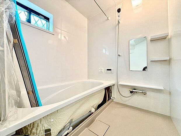 【浴室】一日の疲れを癒すための心地よい浴室はゆとりあるサイズを採用。浴室乾燥機付き！汚れにくくお手入れしやすい浴室です。