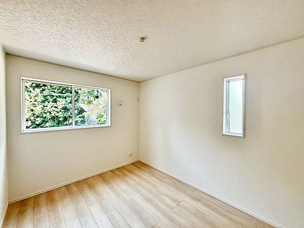 【居室】風通しのいい自由なプライベート空間。ゆっくりとくつろぐスペースとしてもご利用いただけます！
