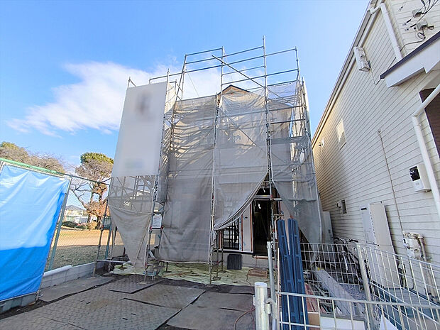 【現地写真】子育てにも嬉しい、緑豊かな自然が広がる閑静な住宅地、南向きの邸宅です。この機会に是非現地をご覧ください。