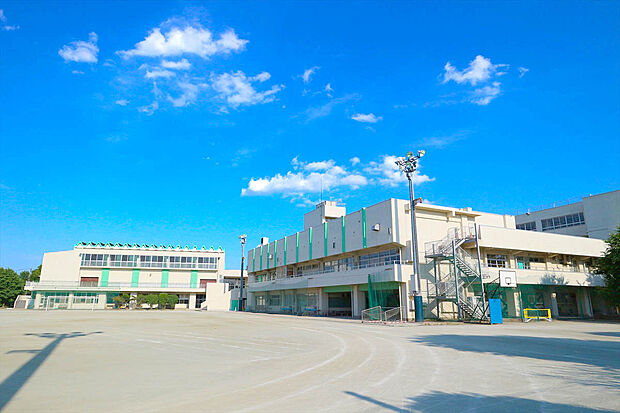 国分寺市立第五中学校（約800m）