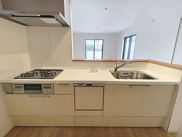 【キッチン】収納力豊富で見せるキッチンの実現が可能に。いつもキレイにしておきたくなるキッチンです。