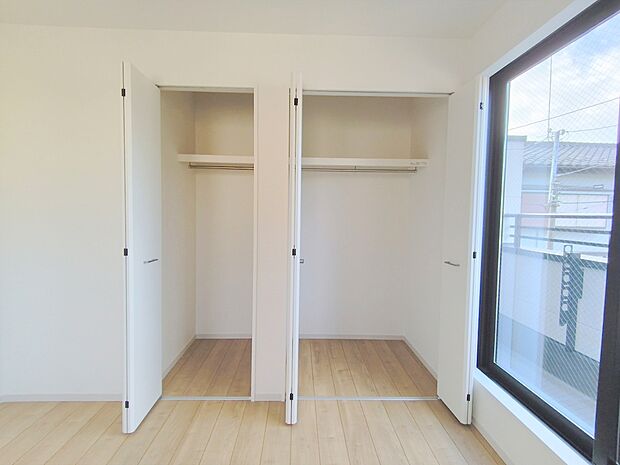 【収納】居室に収納を完備しておりますので、居室の全空間を有効活用出来ます。自分好みのお部屋で、ゆったりお寛ぎ頂けます。