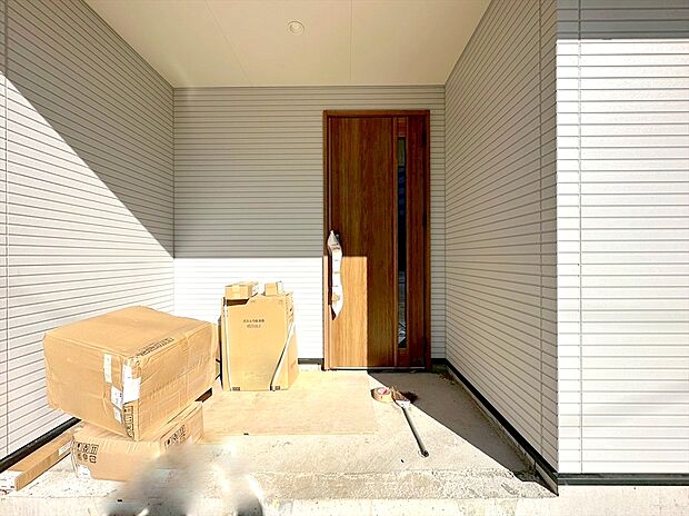 【玄関】お家に出会う人々を出迎える玄関先だからこそ、広々清潔感あふれる空間にしたいもの。毎日明るい空間をキープします。
