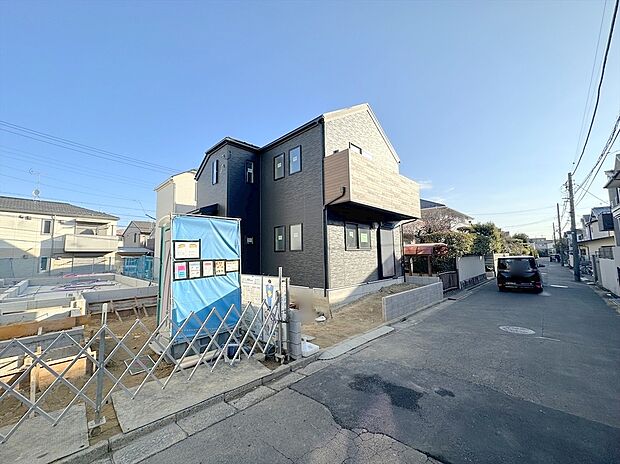 【前面道路含む現地写真】安心してお住まいいただける設備、仕様。日々の暮らしをより快適にお過ごしいただけます！
