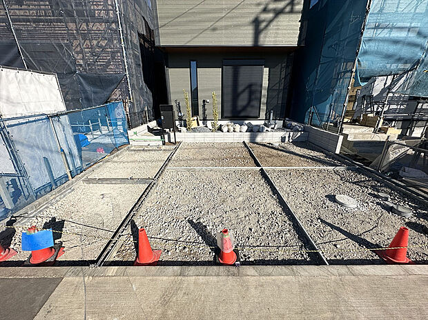 【駐車場】カースペース2台利用可。通勤用、家庭用で分けて駐車できるので日々の生活も快適ですね。