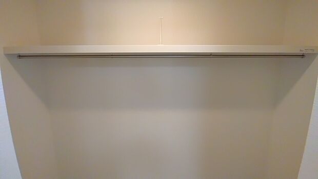 【ウォークインクローゼット】同仕様物件の設備です。実際とは異なる場合があります。