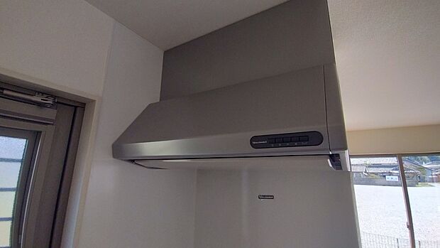 【レンジフード】同仕様物件の設備・仕様の写真です。実際とは異なる場合があります。