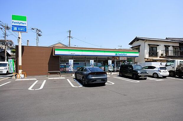 ファミリーマート 八幡宮の町店