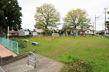 沖田中公園 徒歩61m