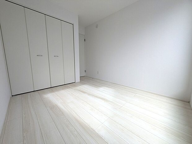 【3号棟　洋室5.25帖】バルコニーへは2部屋から出入り可能