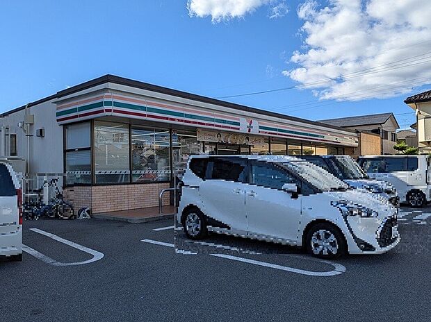 セブンイレブン白鳳町店（約186m）