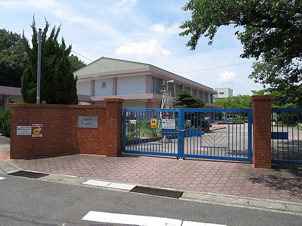 守山小学校（約730m）