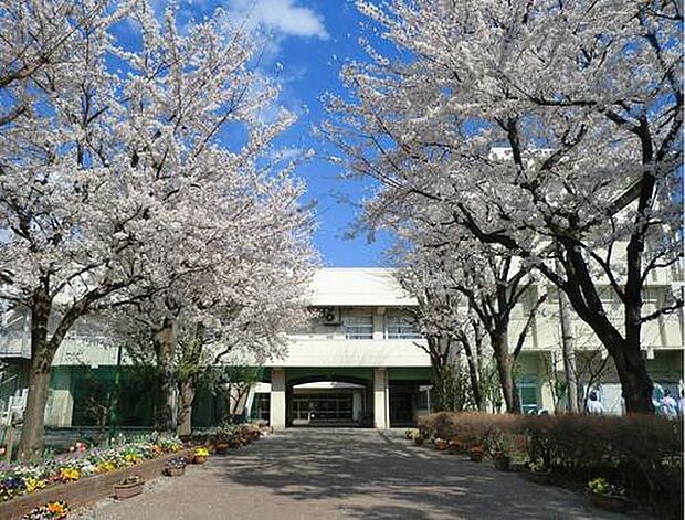 国分寺市立第五中学校（約750m）