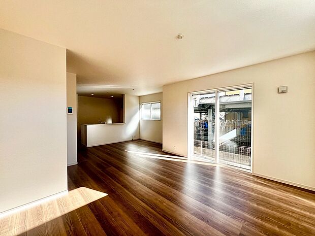 【2SLDK+3WIC】
暮らしやすい間取りです!子供部屋や趣味のお部屋も作れますね!