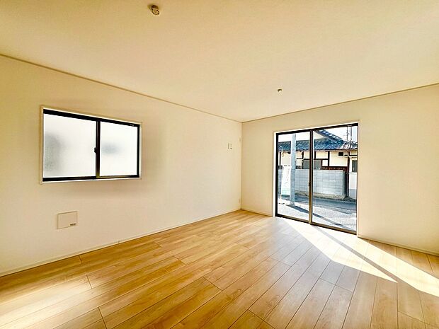 南向き日当り良好！たっぷりの陽光に包まれる明るい住まいになりますね♪