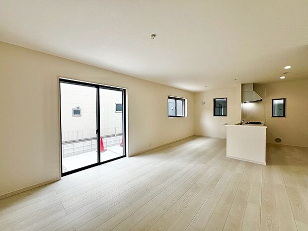 全棟LDK約16.5帖以上！ゆとりあるリビングに家族の時間も増えますね！