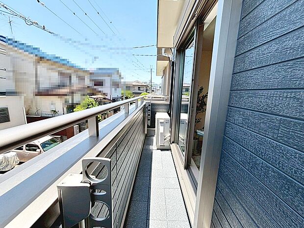 【南面バルコニー】日当り良好で洗濯物が良く乾きそうですね♪バルコニー2ヶ所ありますよ!