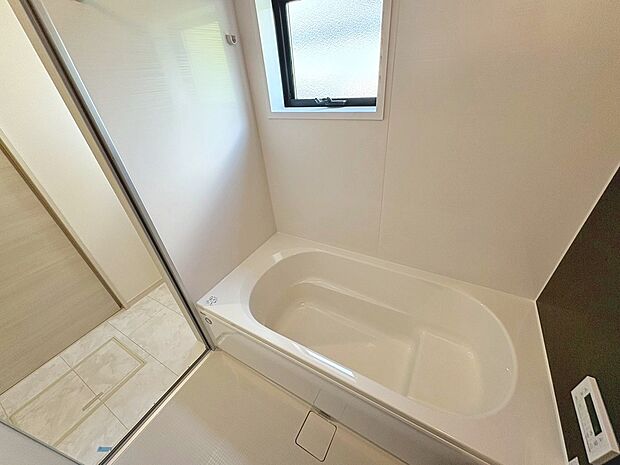 【エコベンチ浴槽】快適な半身浴のためのベンチスペースがありますよ♪節水にも効果を発揮します！