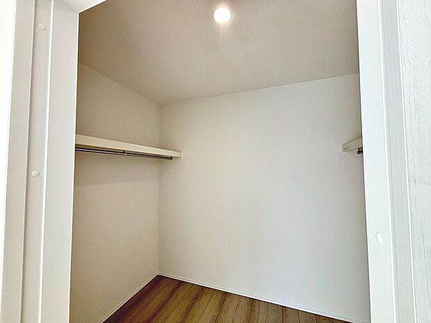 【ウォークインクローゼット】全室収納有♪家族の思い出も大切にしまっておけますね！