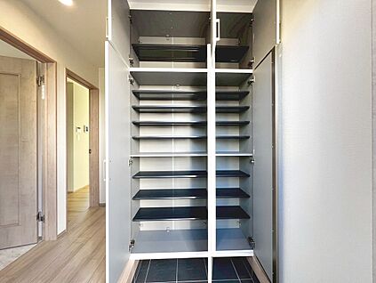 シューズボックス