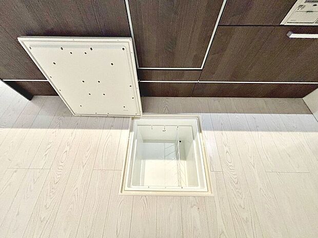 【床下収納】ストックや保存食の保管にも便利ですね!