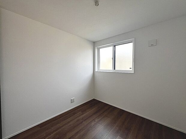 【洋室】☆南西向きの明るいお家で始まる新生活が楽しみですね☆