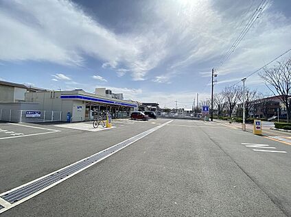 ローソン高石綾園四丁目店 約676ｍ(徒歩９分)