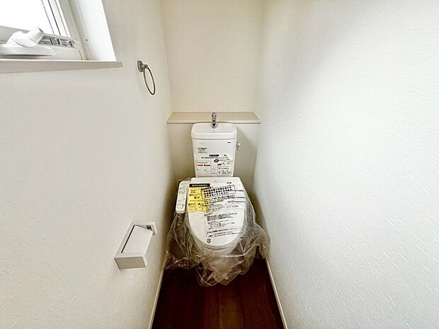 【温水洗浄便座】温水洗浄便座ですので、寒い日も温かい便座で安心して使用していただけますよ♪