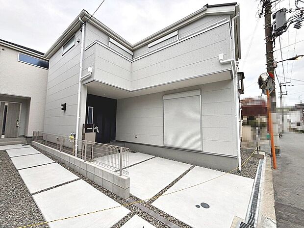 【現地外観写真(2号棟)】お客様にとって最良のマイホームが見つかりますよう、イエストアが全力でお手伝いさせていただきます!いつでもお気軽にお問い合わせ下さい♪