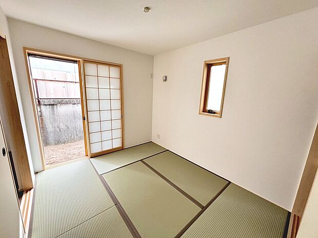 【和室】和室ありますよ！イグサの香りで癒しの空間です！