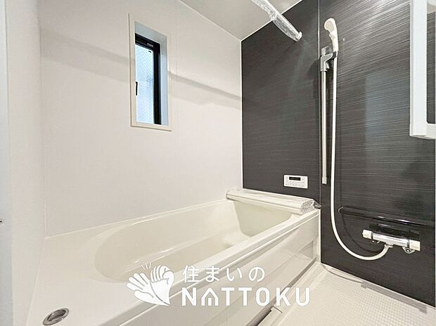 現地写真(浴室)
浴室暖房乾燥機付き。1坪タイプで広々です。