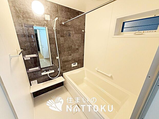 現地写真(浴室)
浴室暖房乾燥機付き。1坪タイプで広々です。