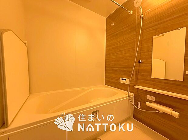 現地写真（浴室）
浴室暖房乾燥機付き。１坪タイプで広々です。