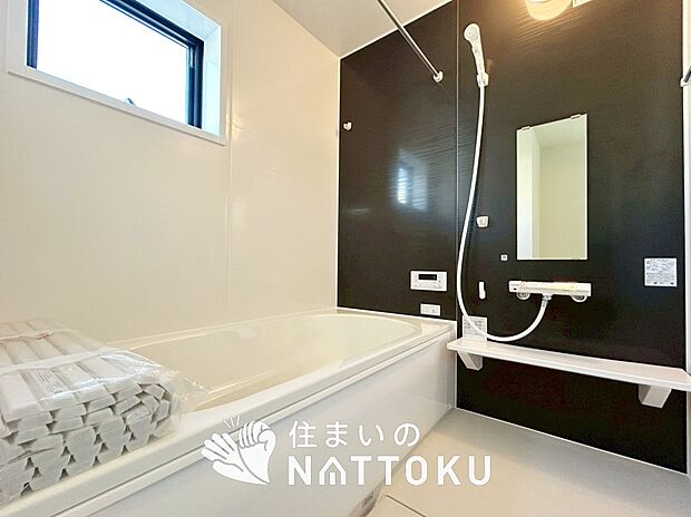 現地写真(浴室)
浴室暖房乾燥機付き。1坪タイプで広々です。